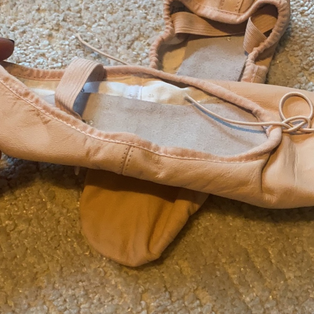 Ballet slippers Bloch size 4